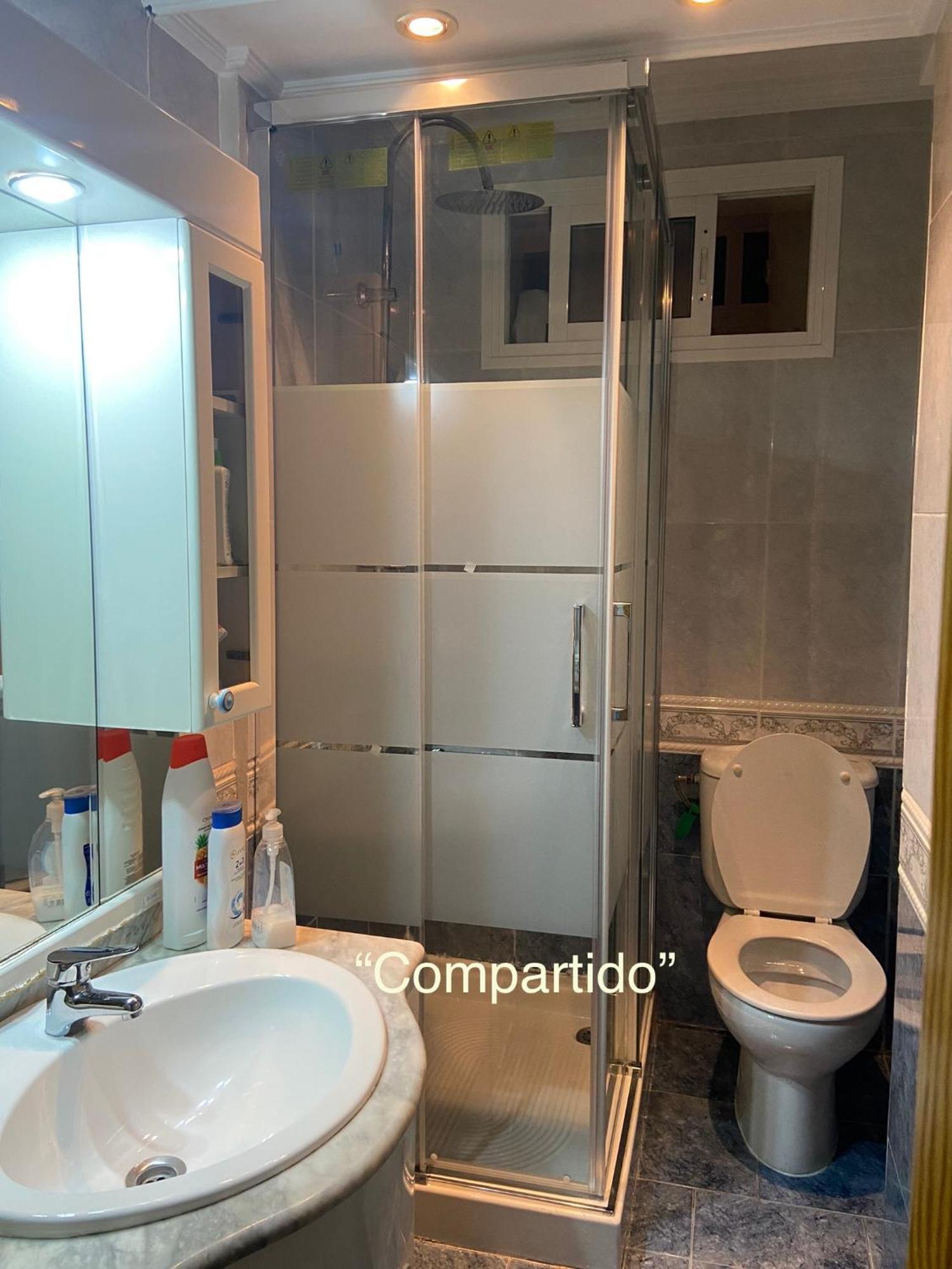 Habitacion Con Cama Matrimonial En Malaga Ngoại thất bức ảnh