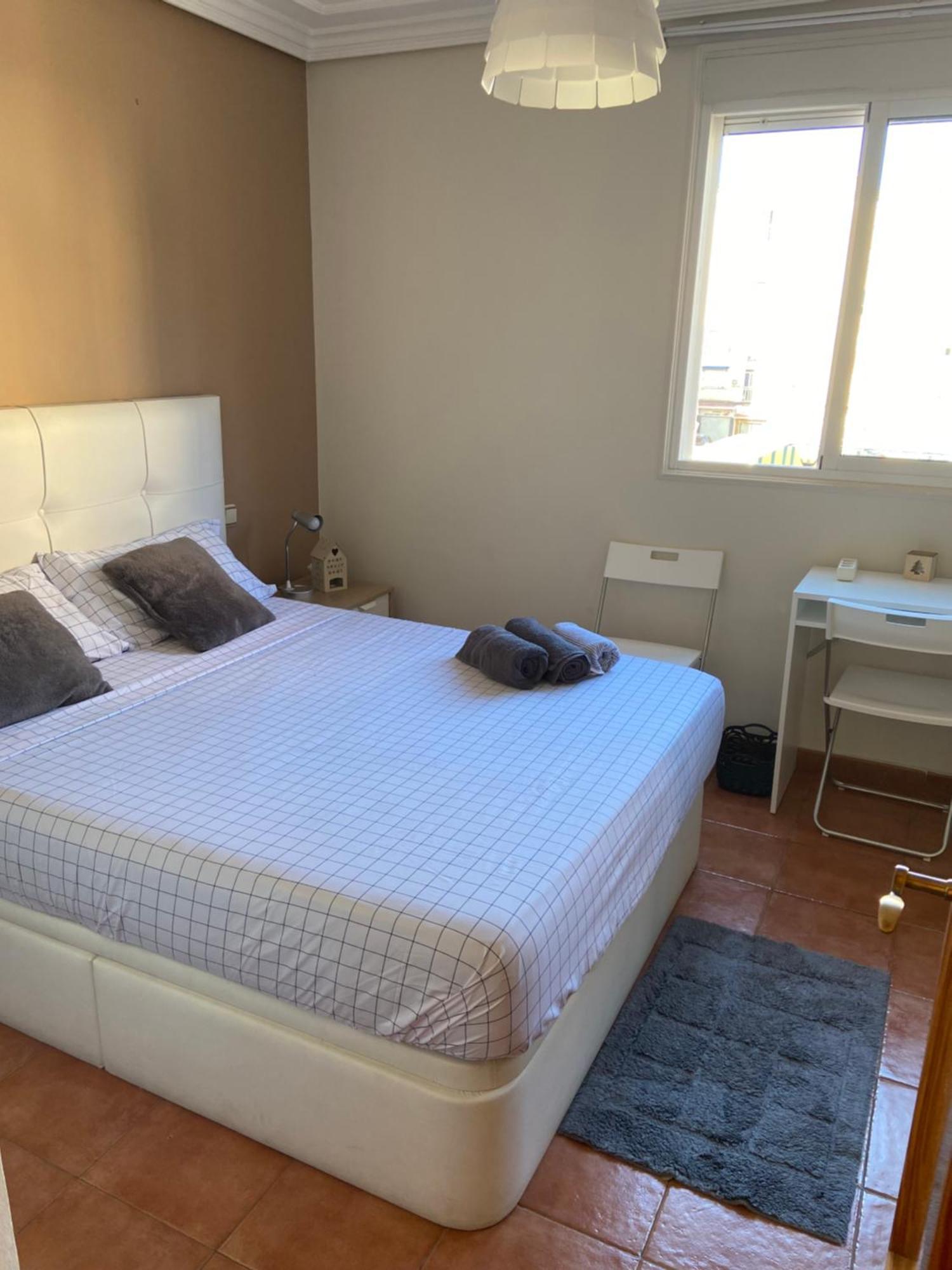 Habitacion Con Cama Matrimonial En Malaga Ngoại thất bức ảnh