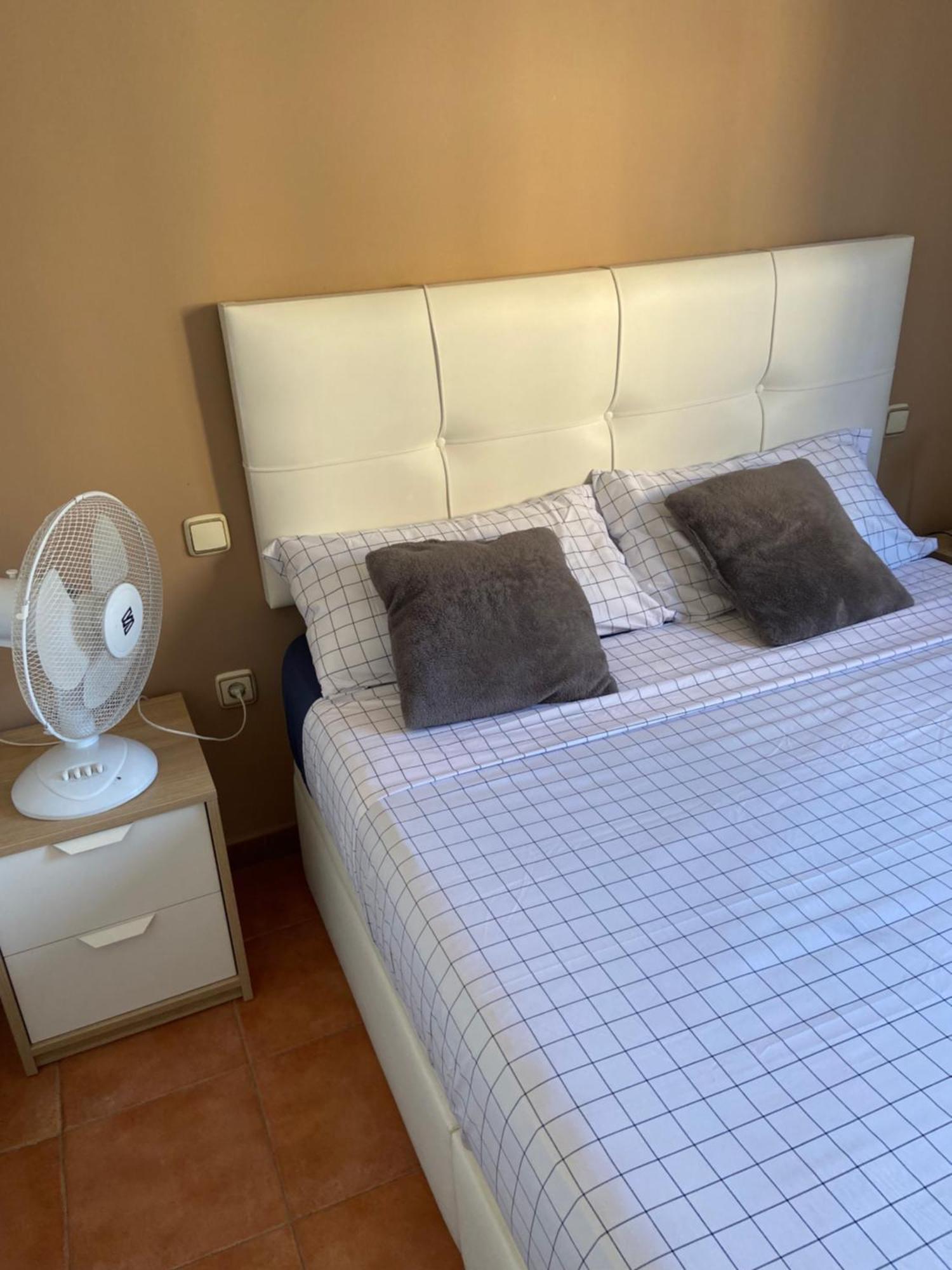 Habitacion Con Cama Matrimonial En Malaga Ngoại thất bức ảnh