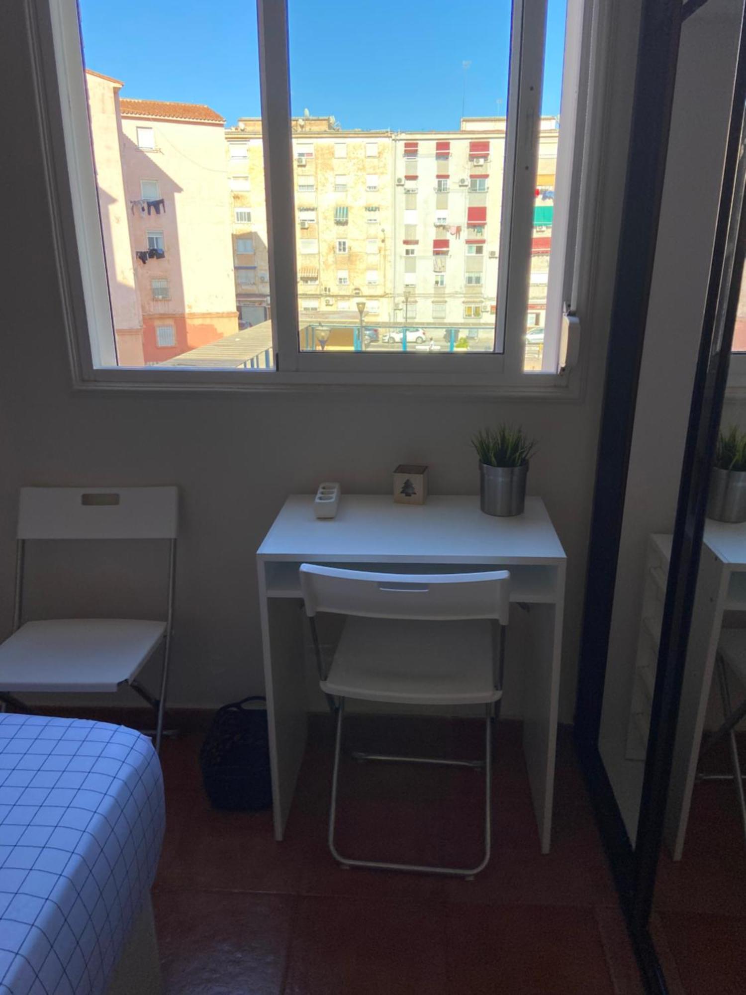 Habitacion Con Cama Matrimonial En Malaga Ngoại thất bức ảnh